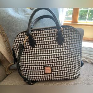 Dooney & Bourke Zip Zip Satchel/ Shoulder bag